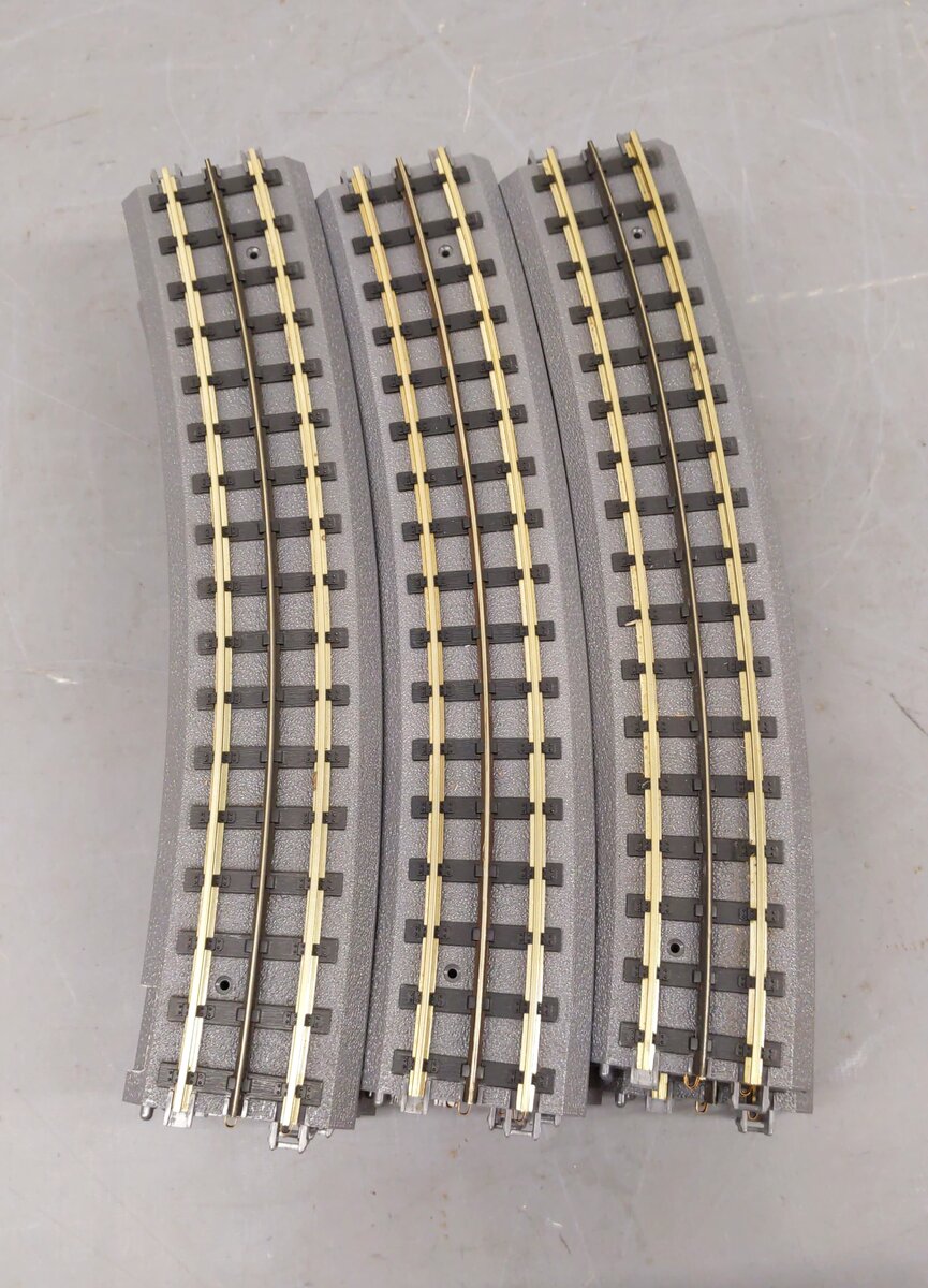 MTH 40-1010 RealTrax O-72 Curved Track- Solid Rails (18) EX