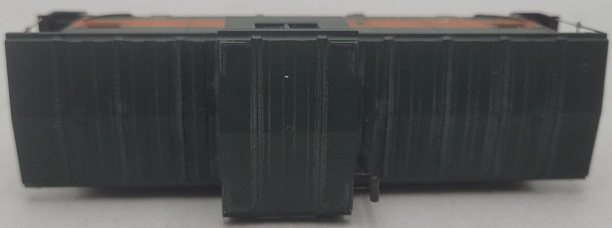 Athearn HO Scale Green & Orange Wide Vision Caboose #670 EX/Box