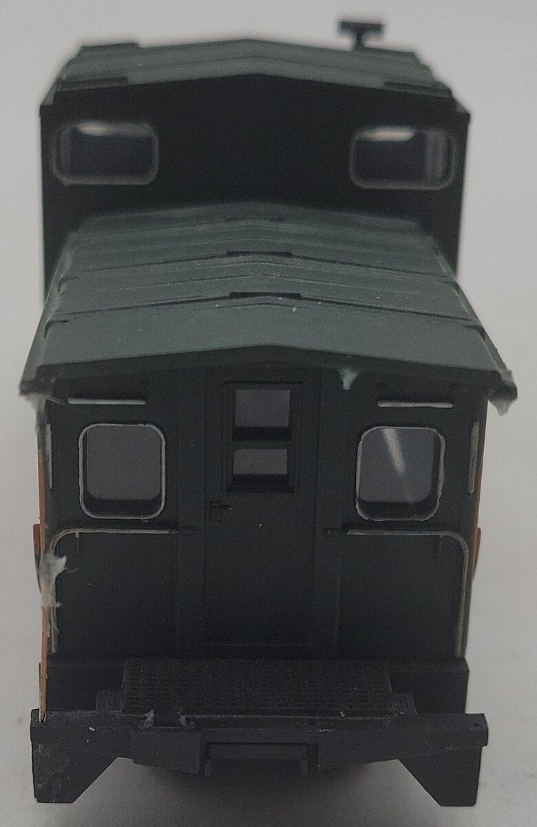 Athearn HO Scale Green & Orange Wide Vision Caboose #670 EX/Box