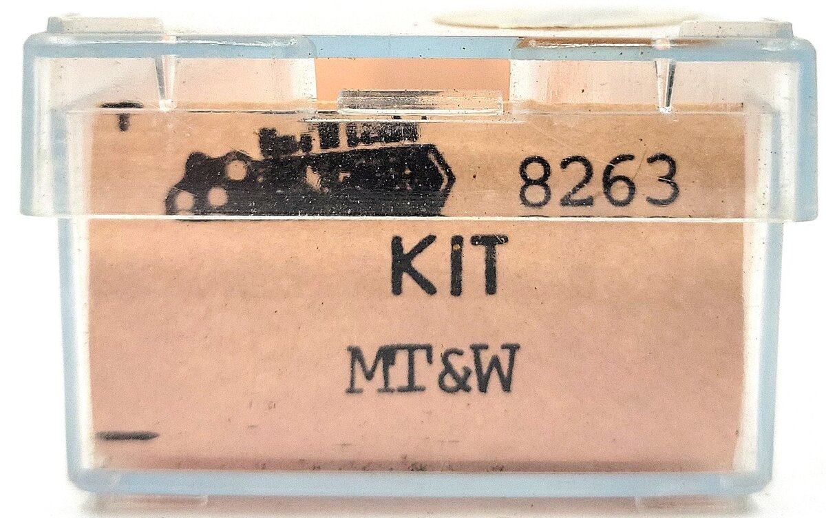 Roundhouse 8263 N Scale Marinette Tomahawk & Western 50' Boxcar #4176 LN/Box