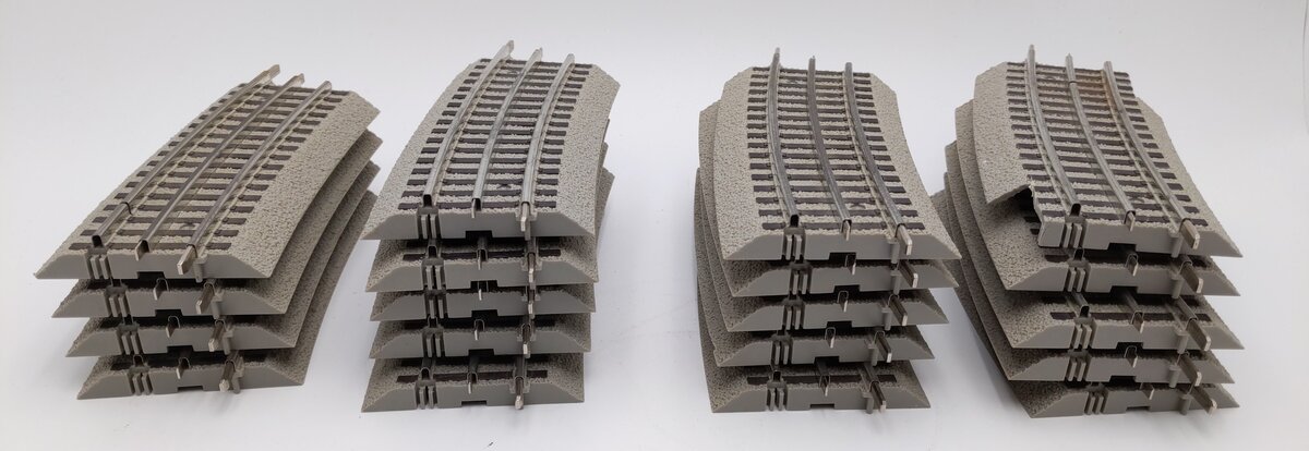 Lionel 6-12055 FasTrack 1/2 O72 Half Curve Track Sections (19) VG