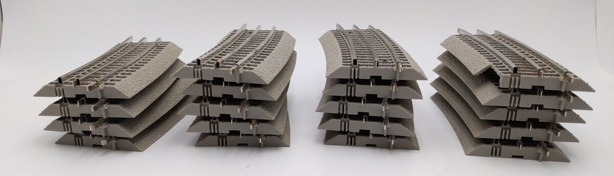 Lionel 6-12055 FasTrack 1/2 O72 Half Curve Track Sections (19) VG