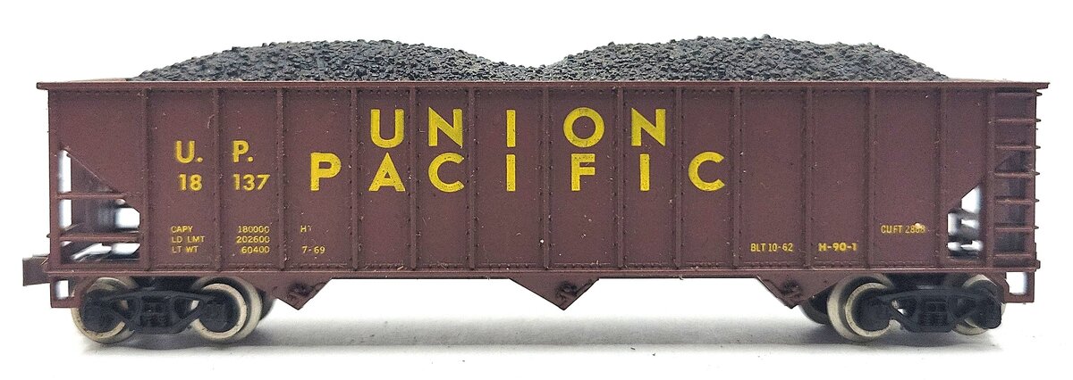 Atlas 3263 N Scale Union Pacific Hopper Car w/Coal Load #18137 LN/Box