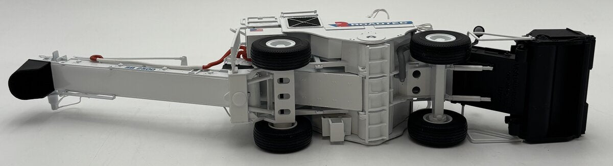 First Gear 50-3229 1:50 Roadtec SB-2500 Shuttle Buggy Material Transfer Device LN/Box