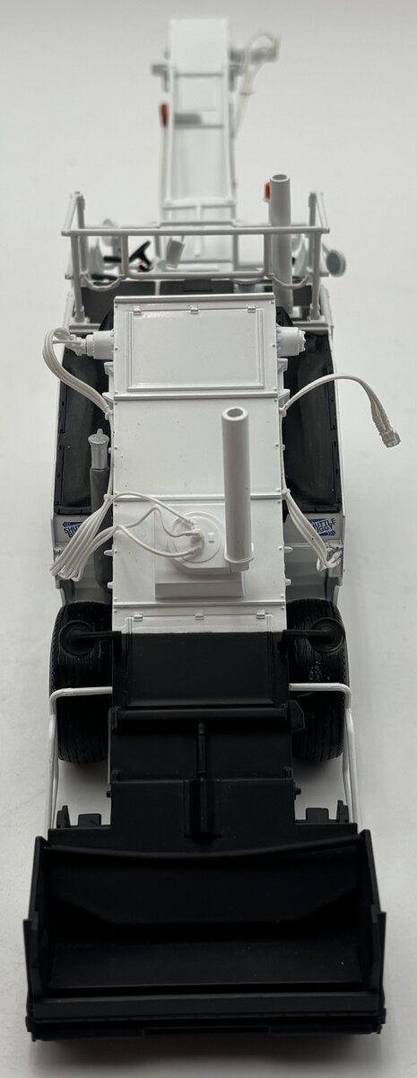 First Gear 50-3229 1:50 Roadtec SB-2500 Shuttle Buggy Material Transfer Device LN/Box