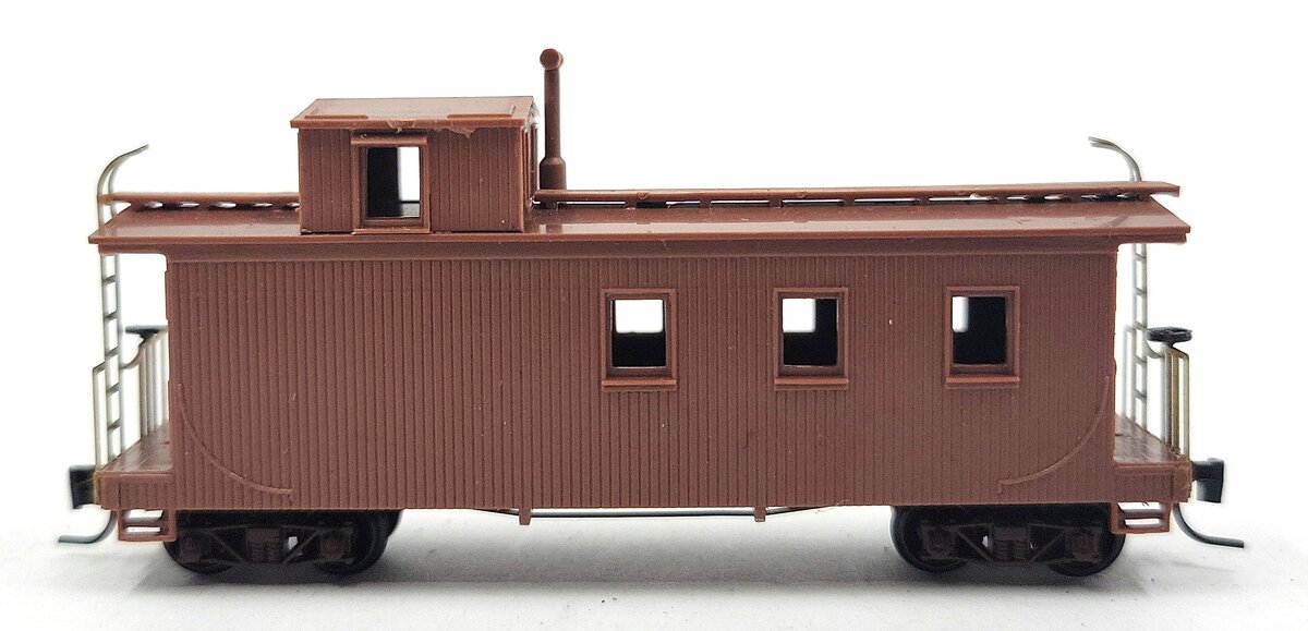 Micro-Trains 05000010 N Undecorated 34' Wood Sheathed Slanted Cupola Caboose