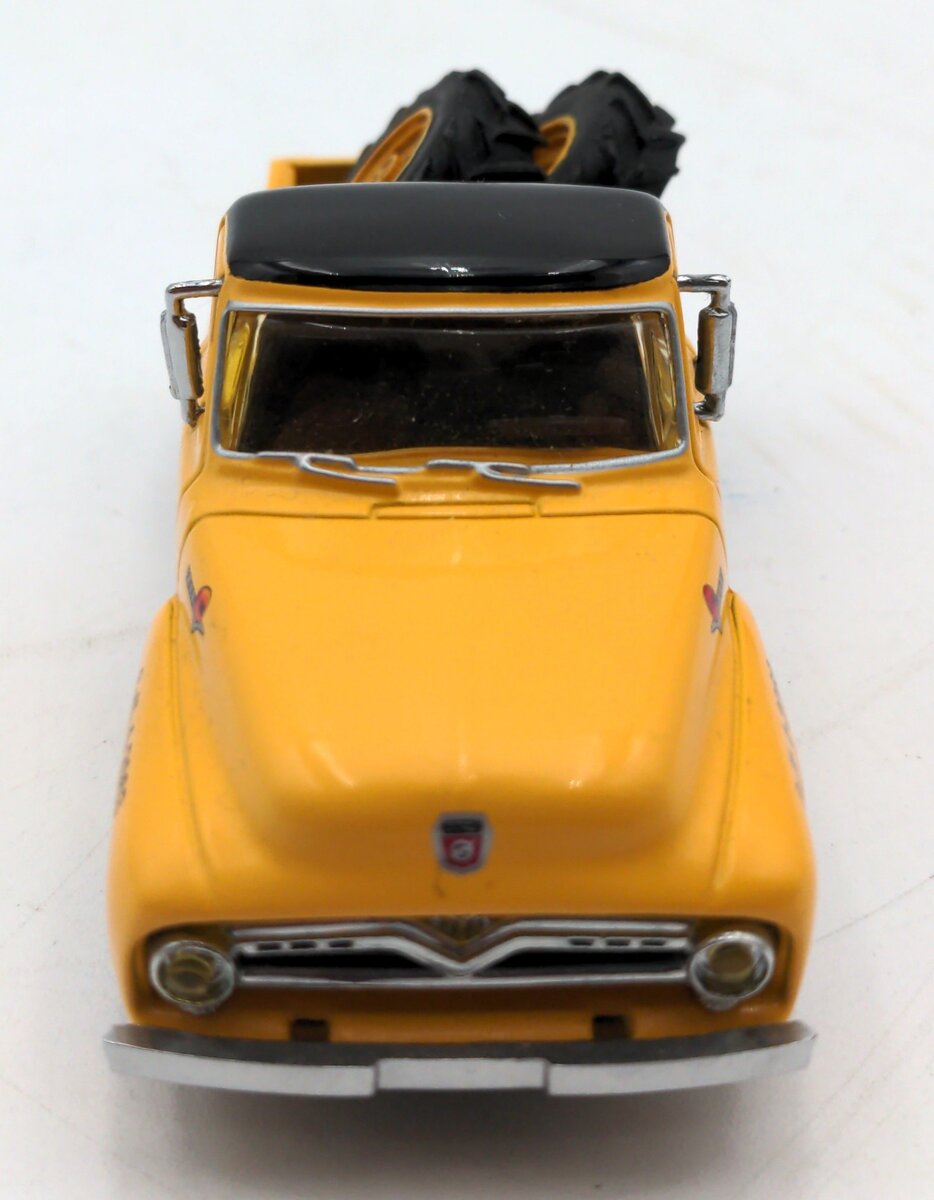 Matchbox YIS02 1:43 Scale Diecast 1955 Ford F 100 NIB