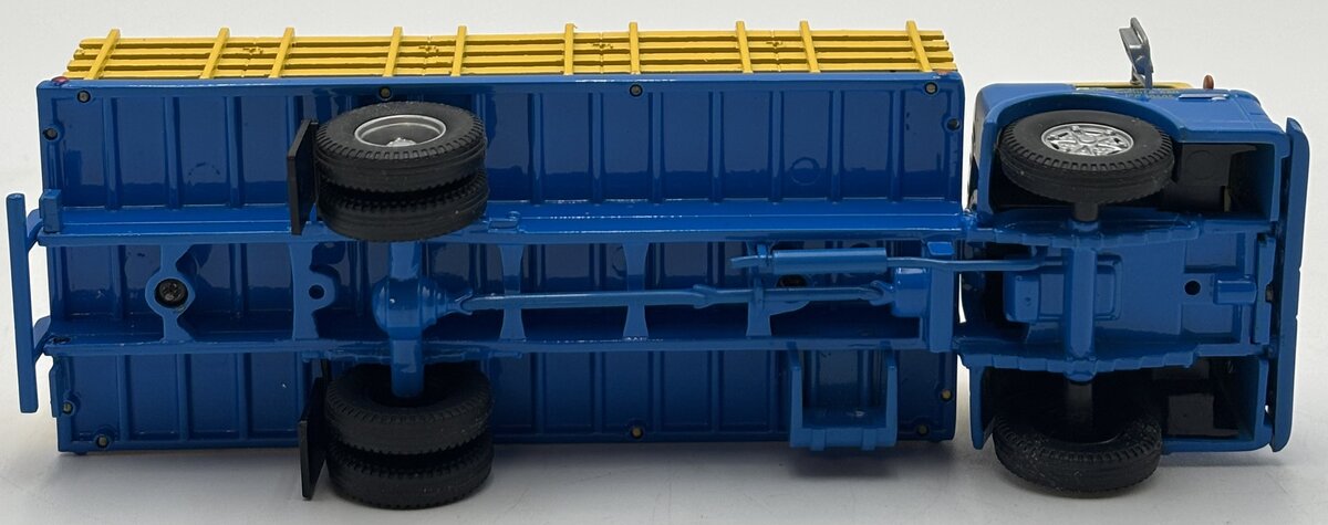 Athearn 90918 1:50 Blue/Yellow Conrail Ford C Series Stakebed Truck EX/Box