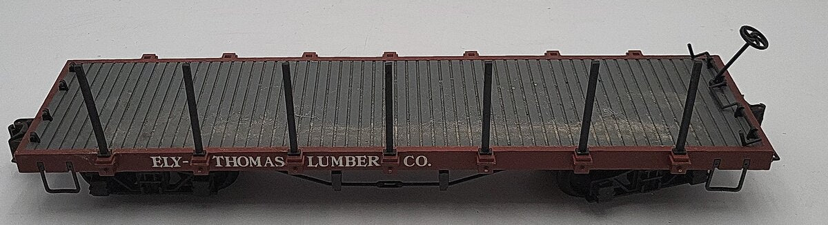 Bachmann 95627 Ely-Thomas Flatcar with Stakes & Wood Load
