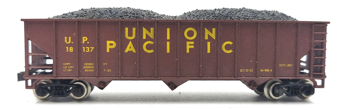 Atlas 3263 N Scale Union Pacific Hopper Car w/Coal Load #18137 LN/Box