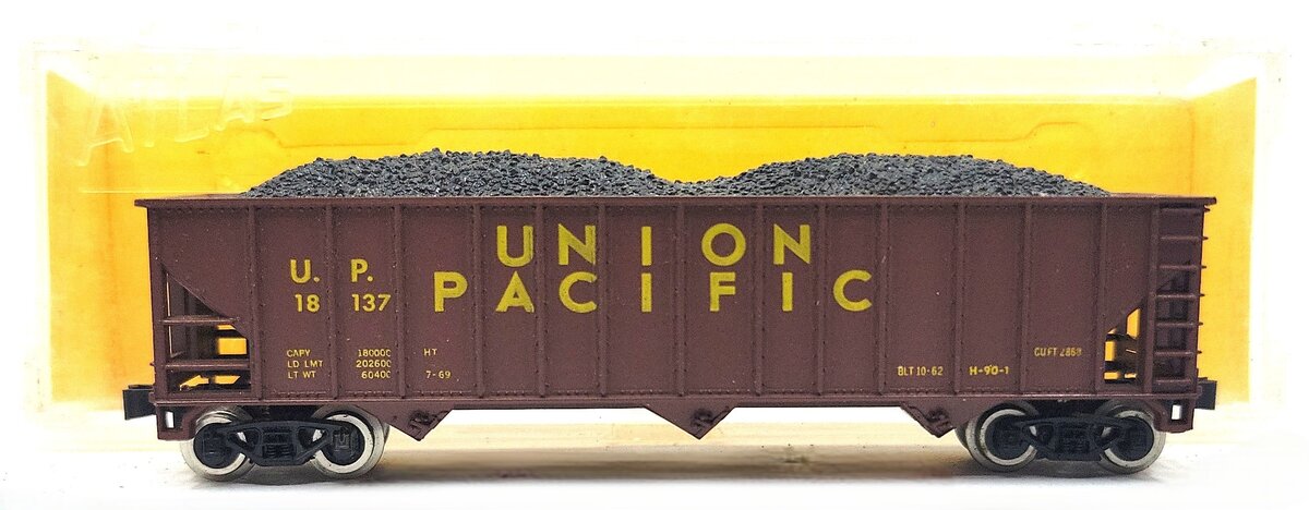 Atlas 3263 N Scale Union Pacific Hopper Car w/Coal Load #18137 LN/Box
