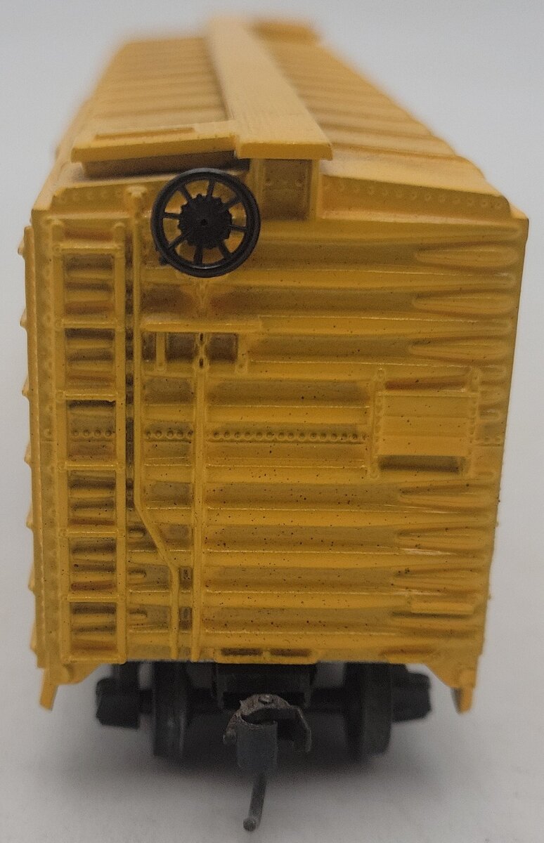 Athearn HO Scale CSX Boxcar #723090 EX
