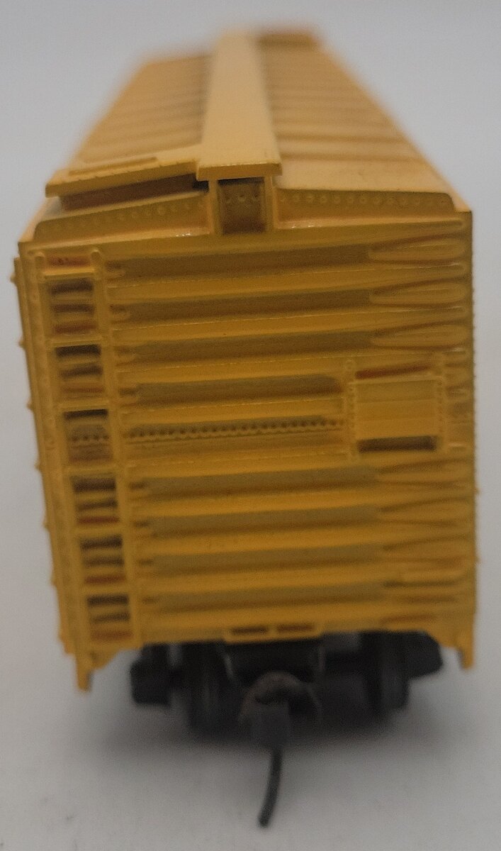 Athearn HO Scale CSX Boxcar #723090 EX