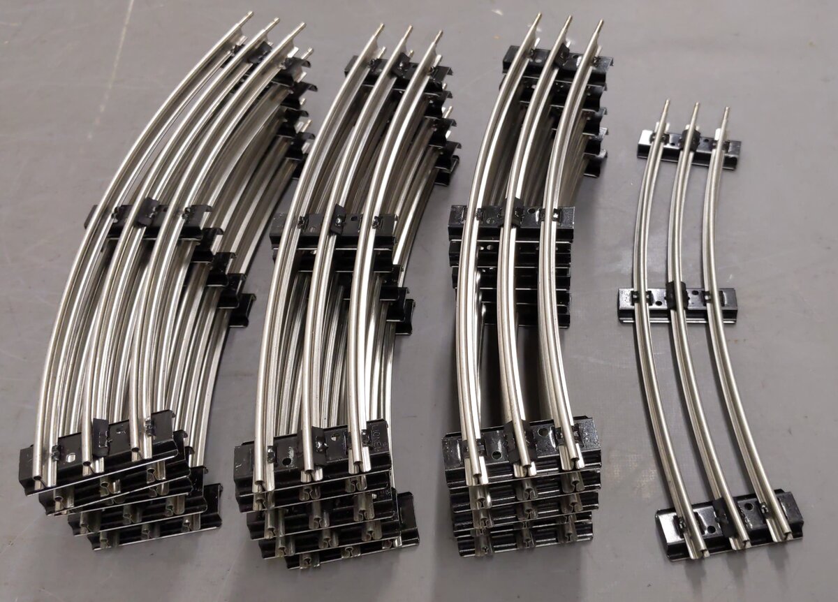 Lionel 6-65501 O Gauge Tubular 31" Diameter Curved Track (16) EX