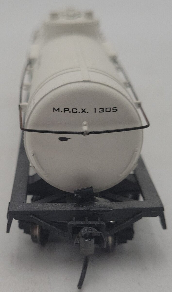 Athearn 1586 HO Scale Magnolia Tank Car #1305 EX/Box