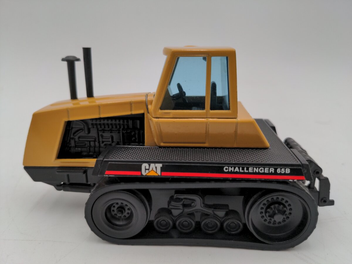 Joal 1:50 Scale Diecast CAT Challenger 65B Tractor EX