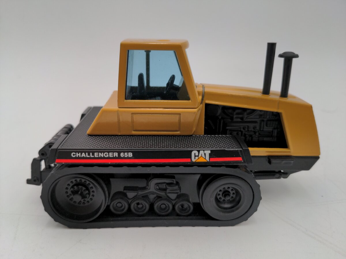 Joal 1:50 Scale Diecast CAT Challenger 65B Tractor EX