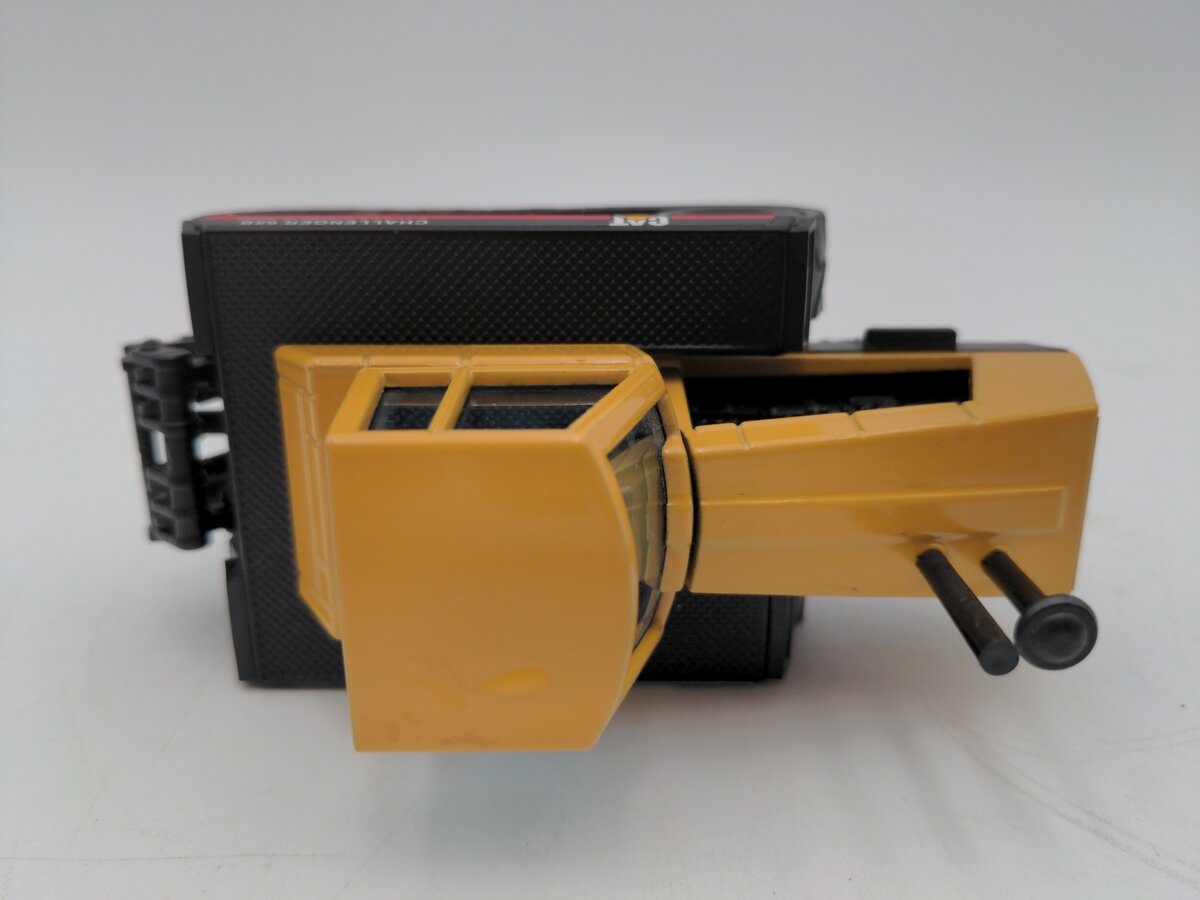 Joal 1:50 Scale Diecast CAT Challenger 65B Tractor EX