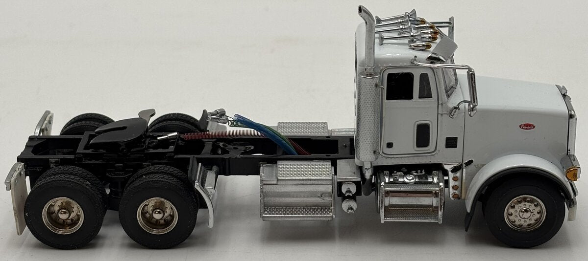 WSI 33-2014 1:50 Peterbilt 379 8x4 Day Cab in White, Cab Only LN