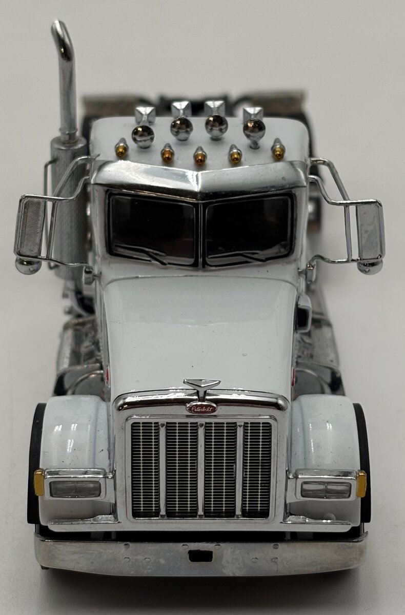 WSI 33-2014 1:50 Peterbilt 379 8x4 Day Cab in White, Cab Only LN