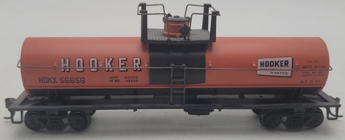 Athearn 1557 HO Scale Hooker Chemical Plastics Tank Car #56656 EX/Box