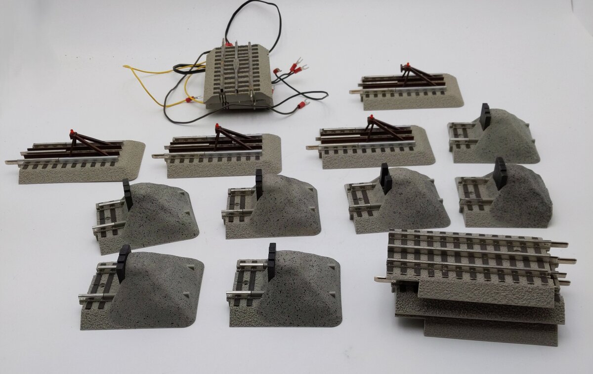 Lionel O Gauge Bumpers & Uncoupling Tracks: 6-12035, 6-12059 [16] VG