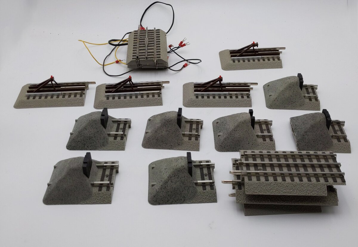 Lionel O Gauge Bumpers & Uncoupling Tracks: 6-12035, 6-12059 [16] VG