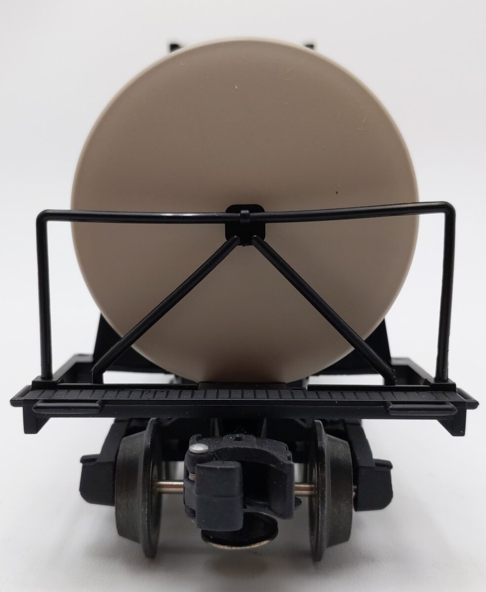 Lionel 6-17901 O Gauge Chevron Uni-body Tank Car LN/Box