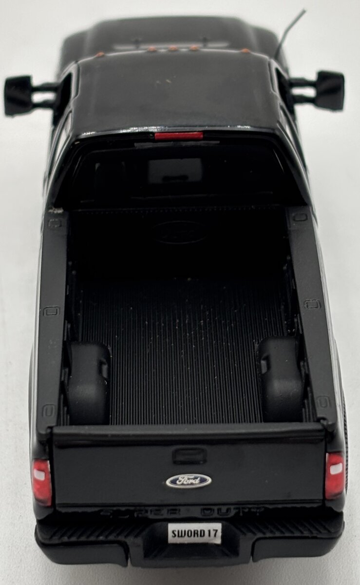 SWORD 1100-KM 1:50 Ford F250 XLT Pickup with Super Cab and 8' Bed in Black EX