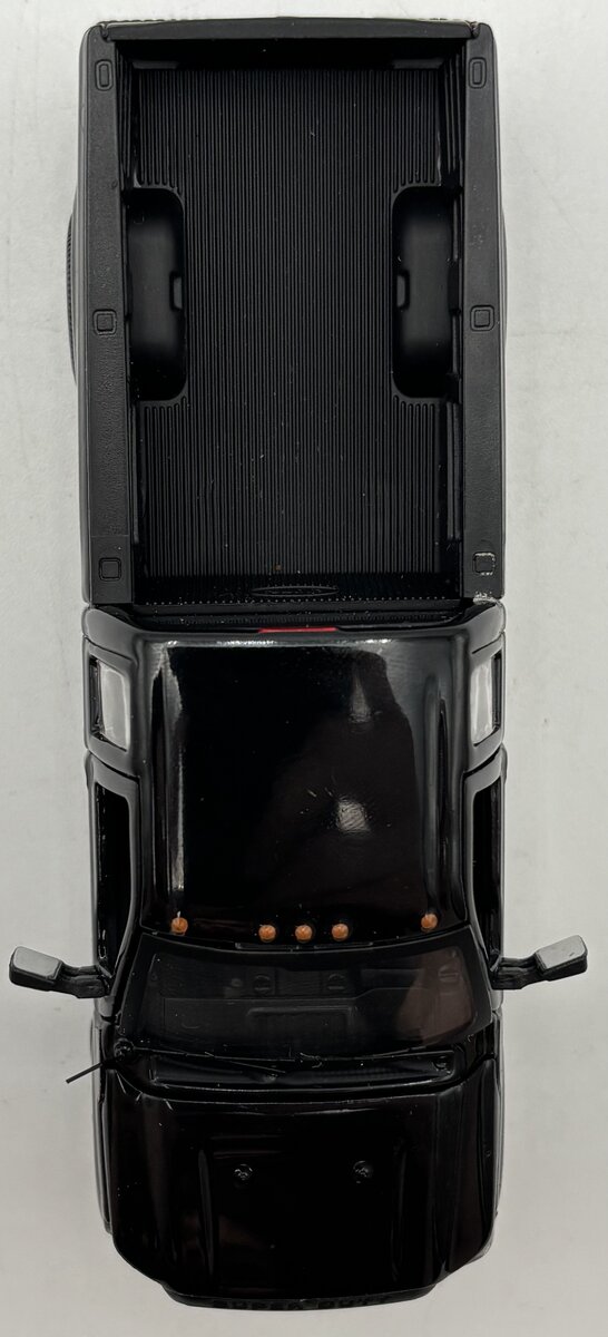 SWORD 1100-KM 1:50 Ford F250 XLT Pickup with Super Cab and 8' Bed in Black EX