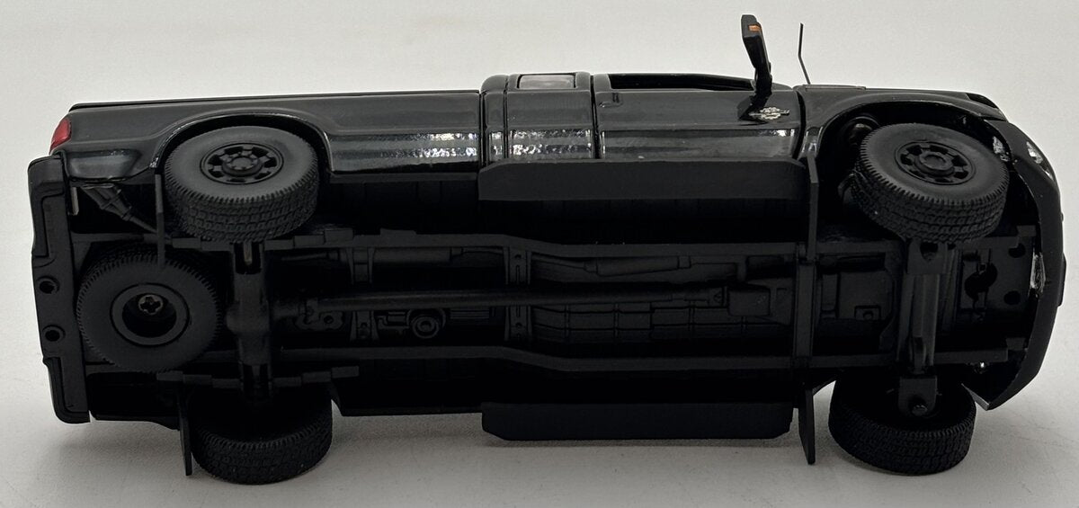 SWORD 1100-KM 1:50 Ford F250 XLT Pickup with Super Cab and 8' Bed in Black EX