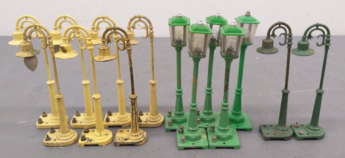 Lionel 56/58 Vintage O Scale Lamp Posts [14]