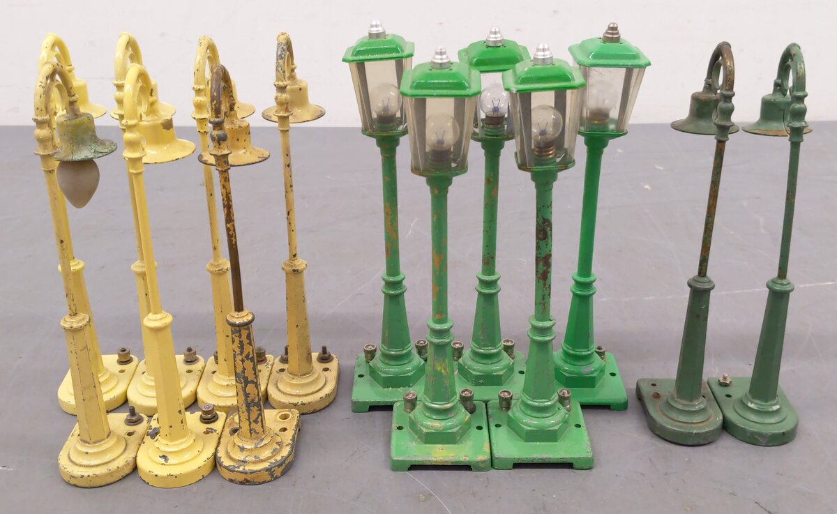 Lionel 56/58 Vintage O Scale Lamp Posts [14]