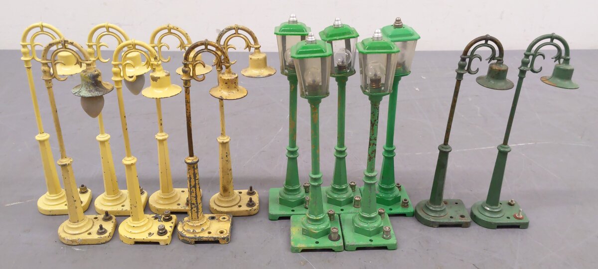 Lionel 56/58 Vintage O Scale Lamp Posts [14]