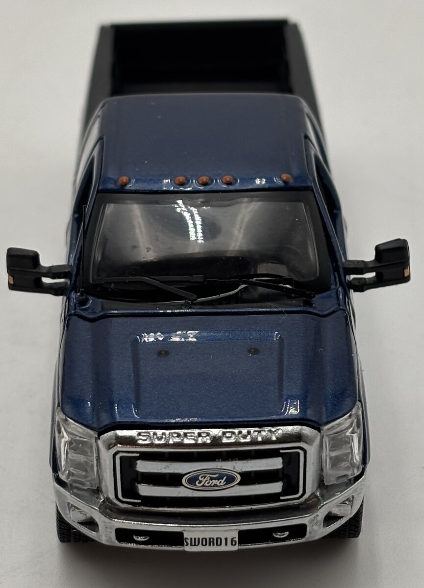 Sword 1100-B 1:50 Ford F250 XLT Pickup with Super Cab & 8" Bed in Dark Blue EX