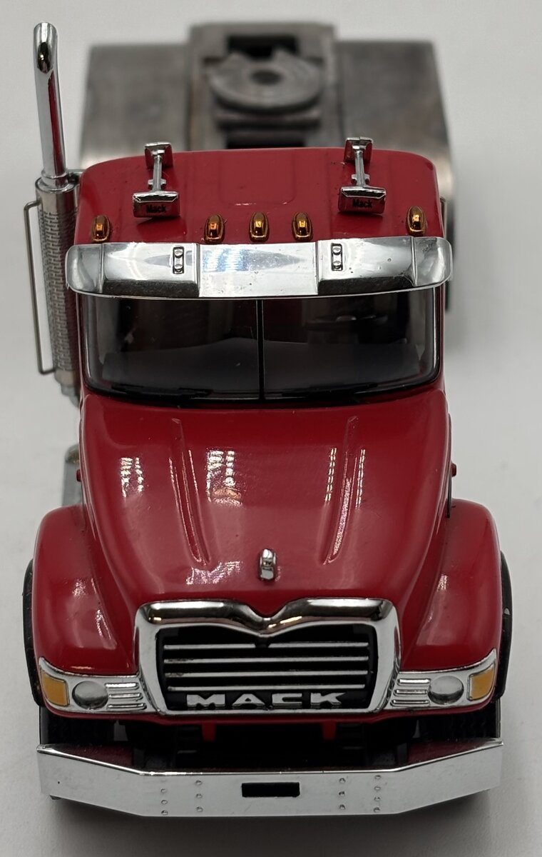 Mack 1:50 Red Mack Granite Tractor 6x4 LN