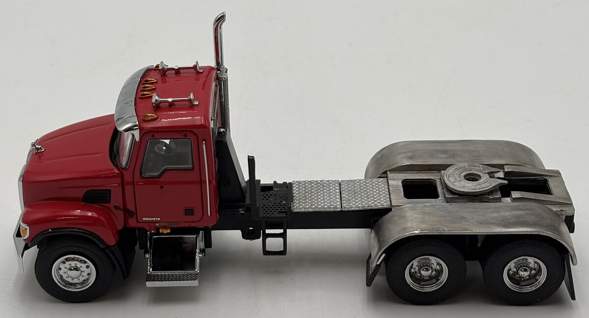 Mack 1:50 Red Mack Granite Tractor 6x4 LN