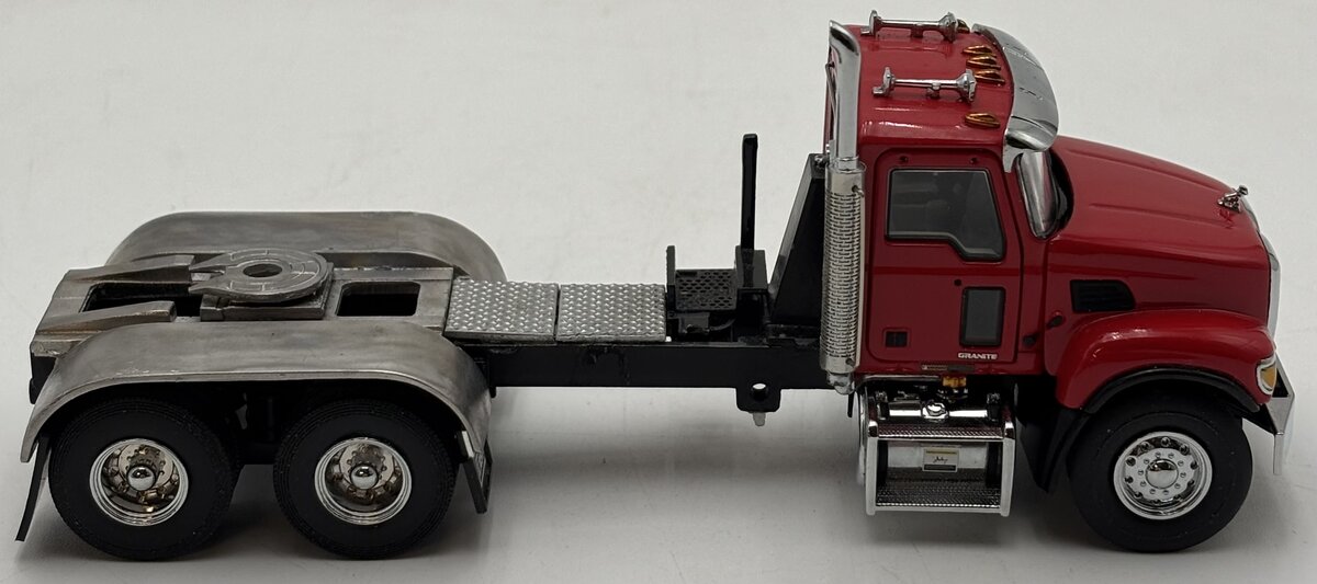 Mack 1:50 Red Mack Granite Tractor 6x4 LN