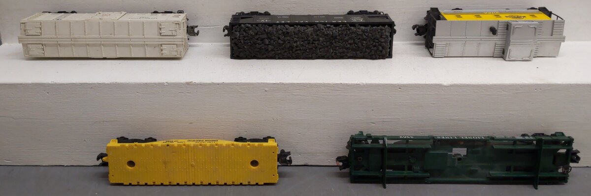 Lionel Vintage O Gauge Freight Cars #3362,6482,6456,9166,9020 [5] VG