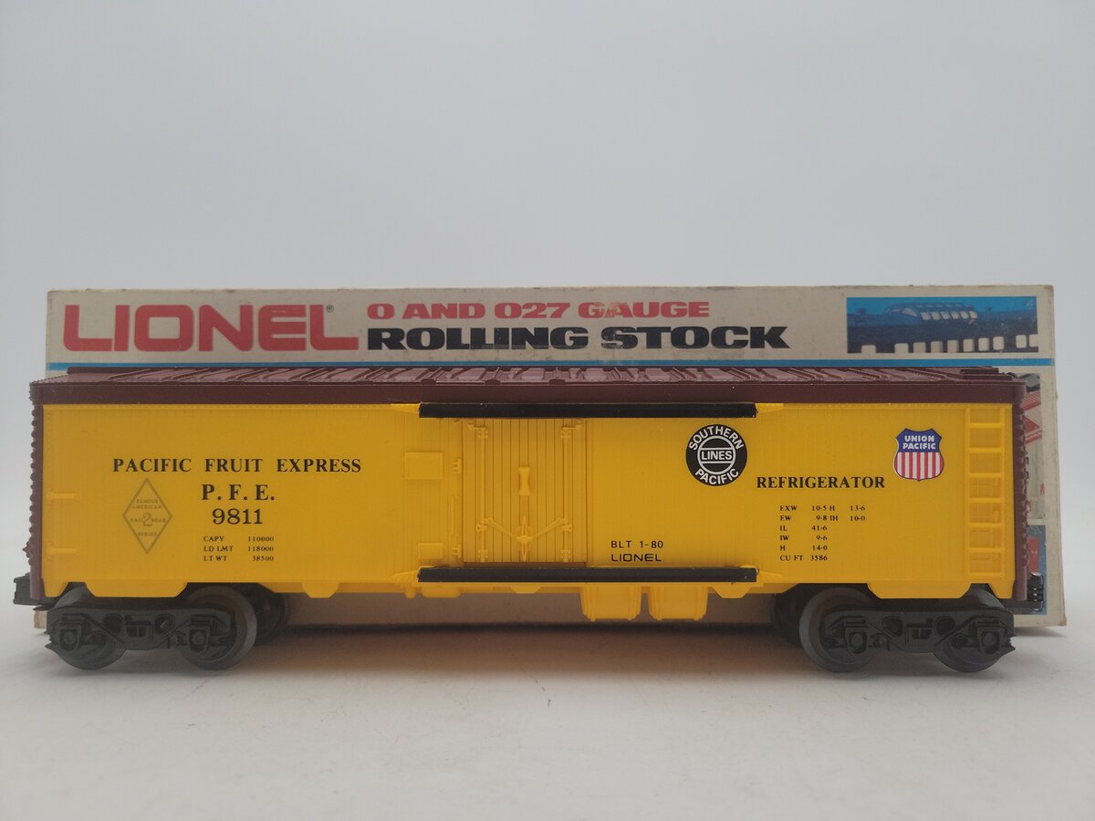 Lionel 6-9811 O Gauge SP/UP FARR Pacific Fruit Express Reefer Car #9811 VG/Box