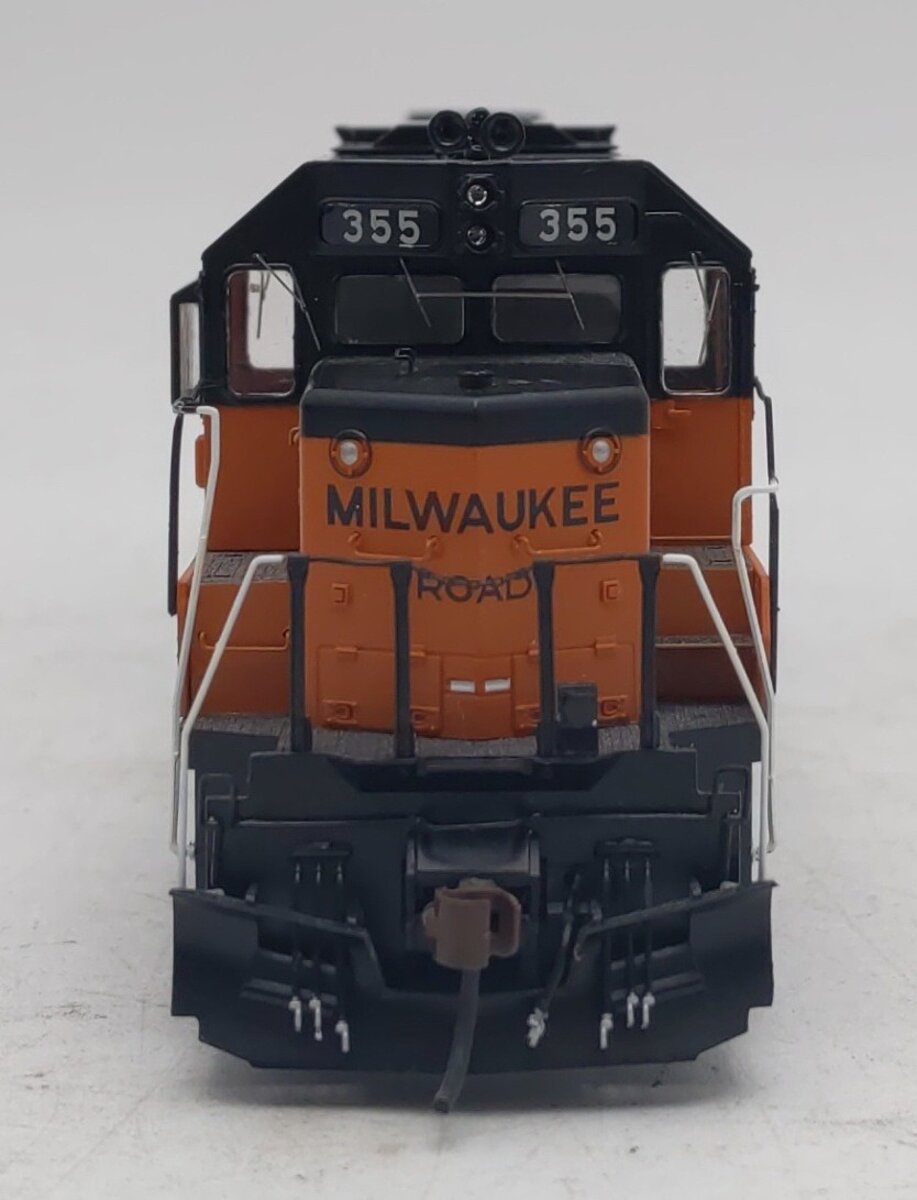 Athearn G40521 HO Scale Milwaukee Road GP38-2 Diesel Locomotive #355 LN/Box