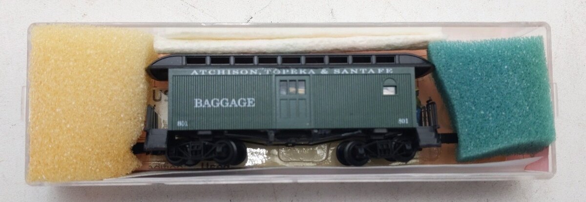 Roundhouse 8565 N Scale Atchison, Topeka & Santa Fe 34' Overton Baggage Car Kit LN/Box