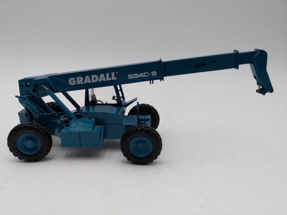 Hiram Construction Company 1:32 Scale Diecast GRADALL 534C-9 Material Handler/Box