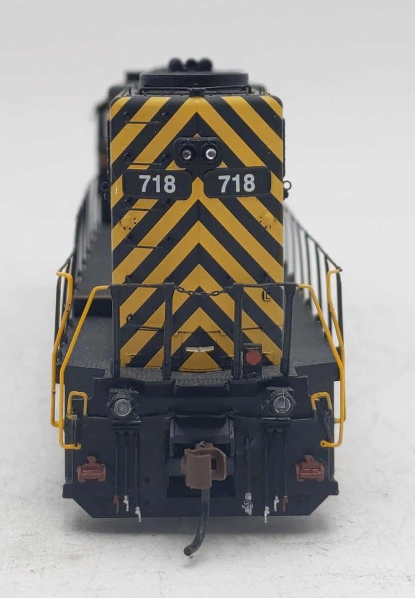 Athearn ATHG40840 HO Scale Iowa Interstate GP38-2 Diesel Locomotive #718 w/ DCC LN/Box