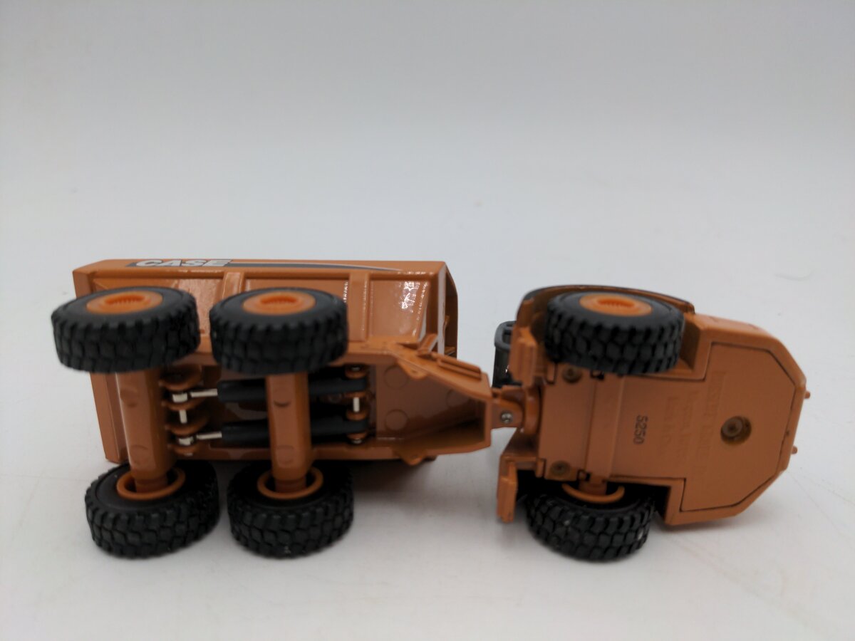 Norscot 21001 1:87 Scale Diecast 340 Articulated Dump Truck LN