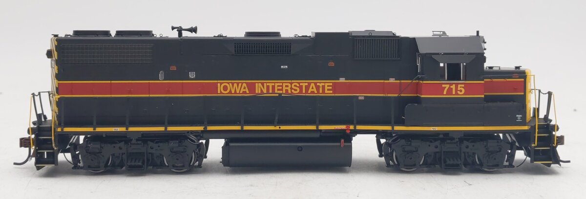 Athearn ATHG40839 HO Iowa Interstate GP38-2 Diesel Locomotive #715 w/ DCC LN/Box