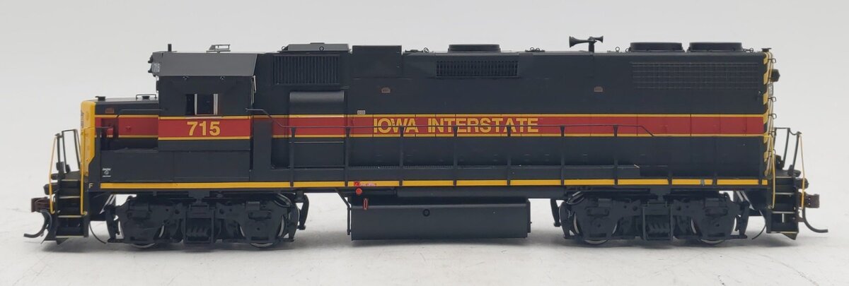 Athearn ATHG40839 HO Iowa Interstate GP38-2 Diesel Locomotive #715 w/ DCC LN/Box