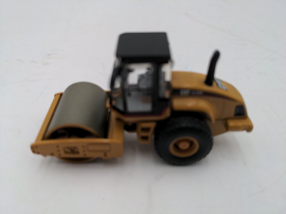 Norscot 55155 1:87 Diecast CAT(R),CS-563E Smooth Drum Vibratory Soil Compactor VG