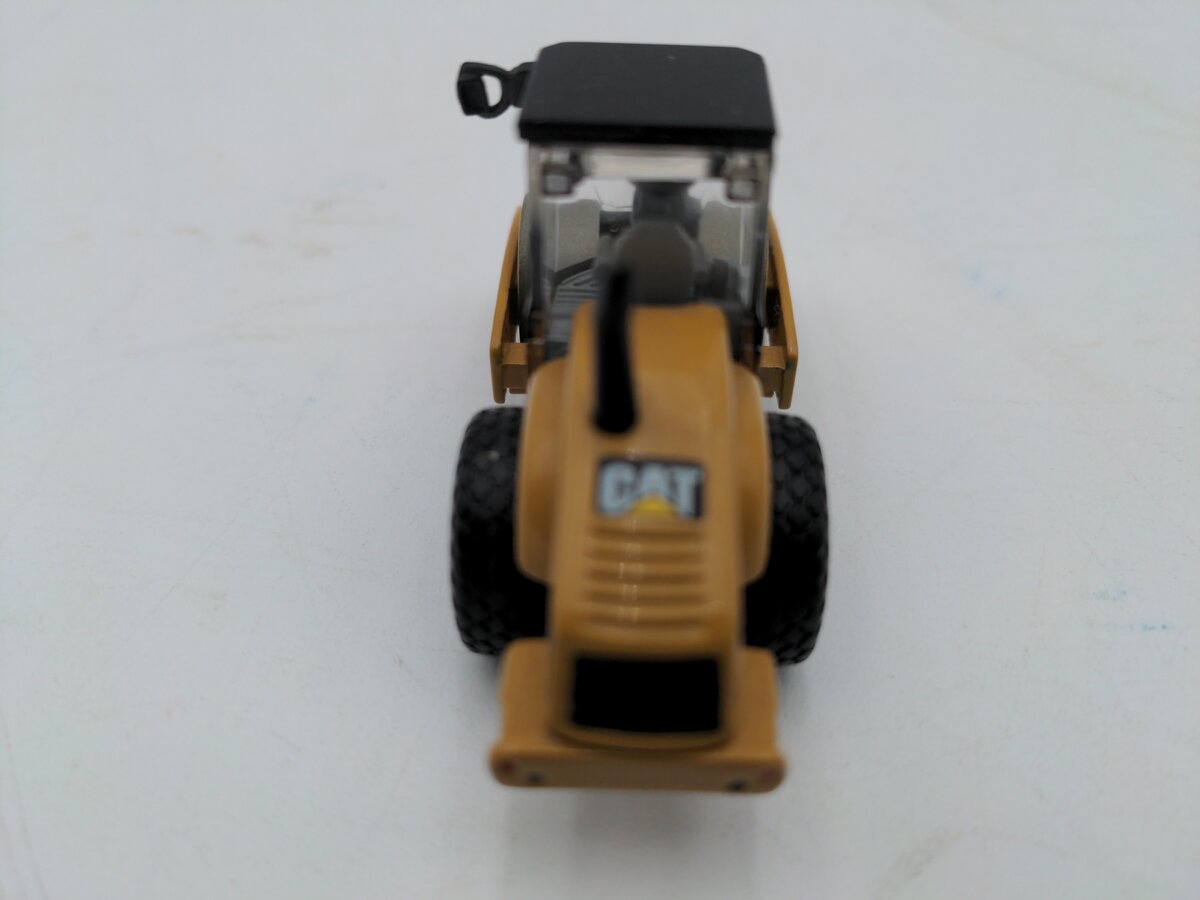 Norscot 55155 1:87 Diecast CAT(R),CS-563E Smooth Drum Vibratory Soil Compactor VG