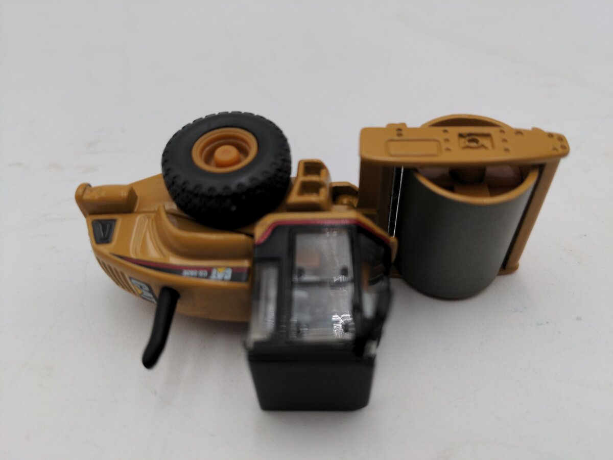 Norscot 55155 1:87 Diecast CAT(R),CS-563E Smooth Drum Vibratory Soil Compactor VG